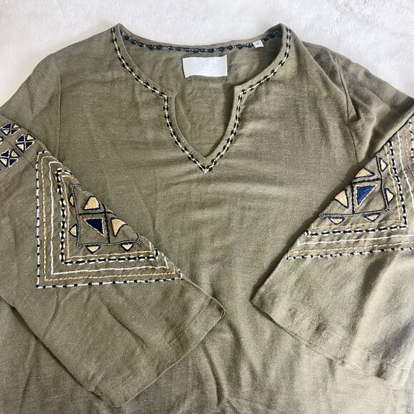 Piper by Townsen Green Bell Sleeve Embroidered V-Neck Top Anthropologie Medium - Picture 4 of 7